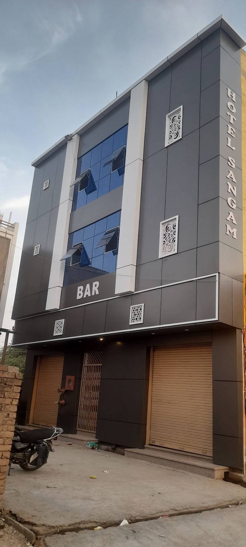 Sangam Bar & Restaurant